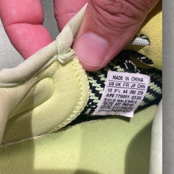 Size 10- Adidas Yeezy Boost 350 V2 Yeezreel Non-Reflective - Picture 5 of 6